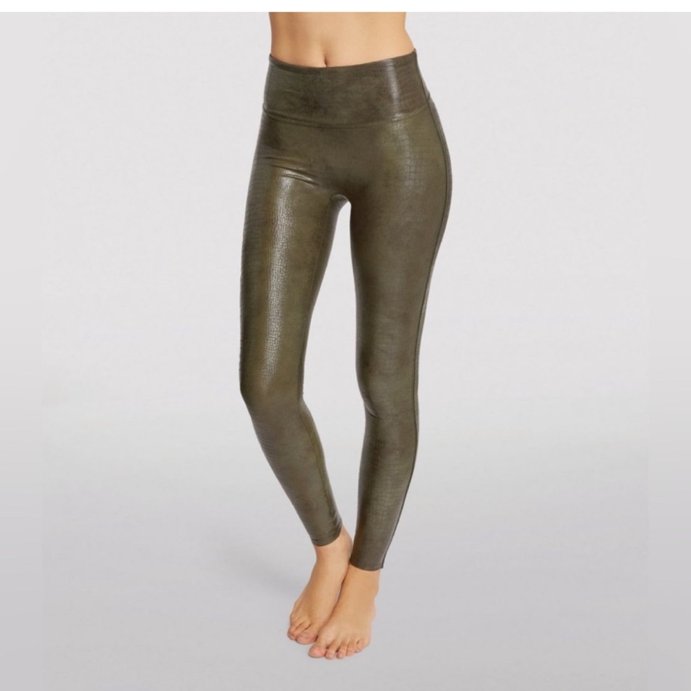 NWT Spanx Faux Leather Croc Olive Shine Leggings Womens Sz Small - Picture 2 of 12